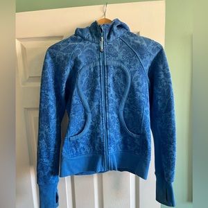 Unique LuluLemon scuba sweatshirt blue parsley print.